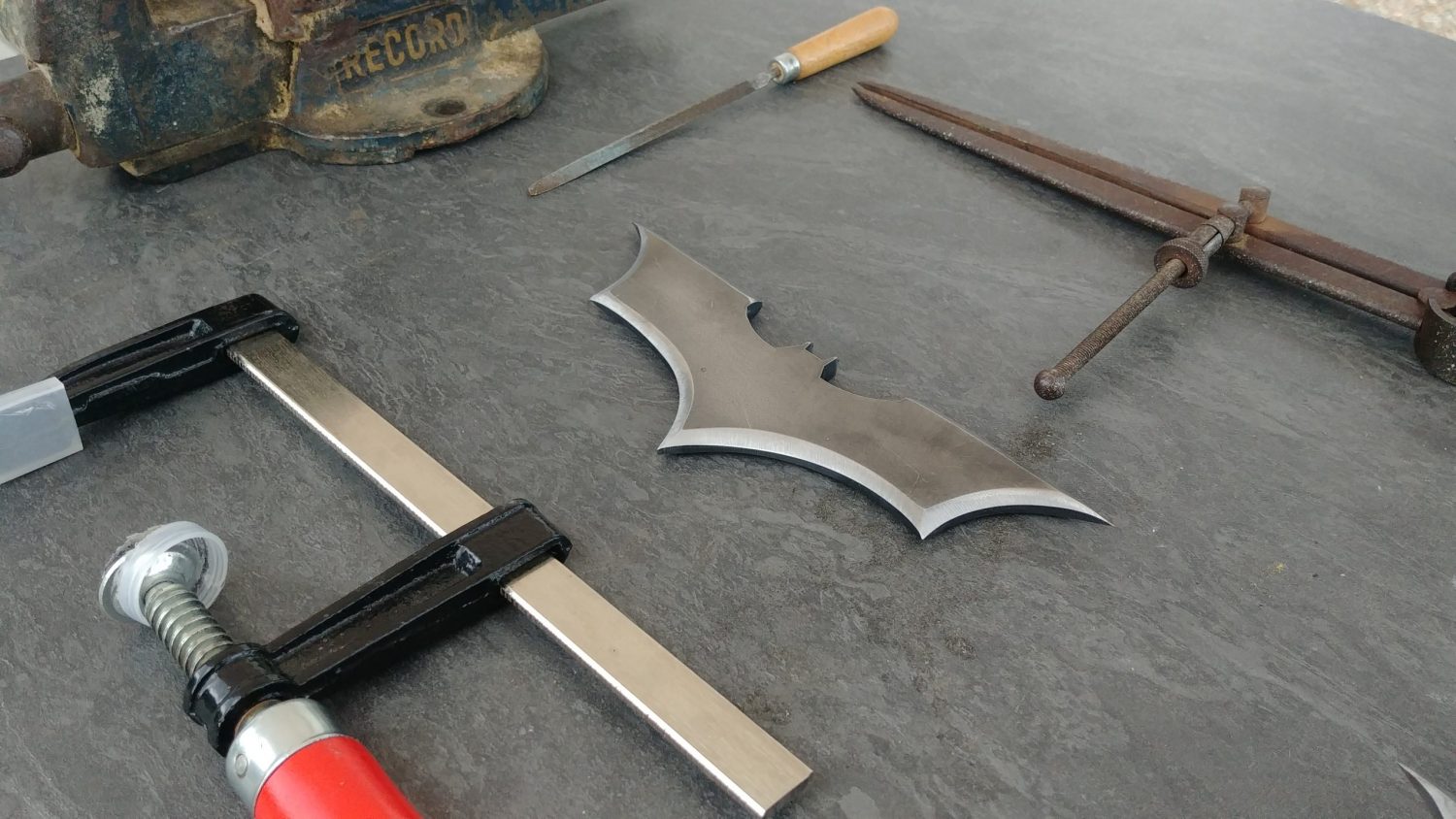 BatKnife en acier, Couteaux de lancer