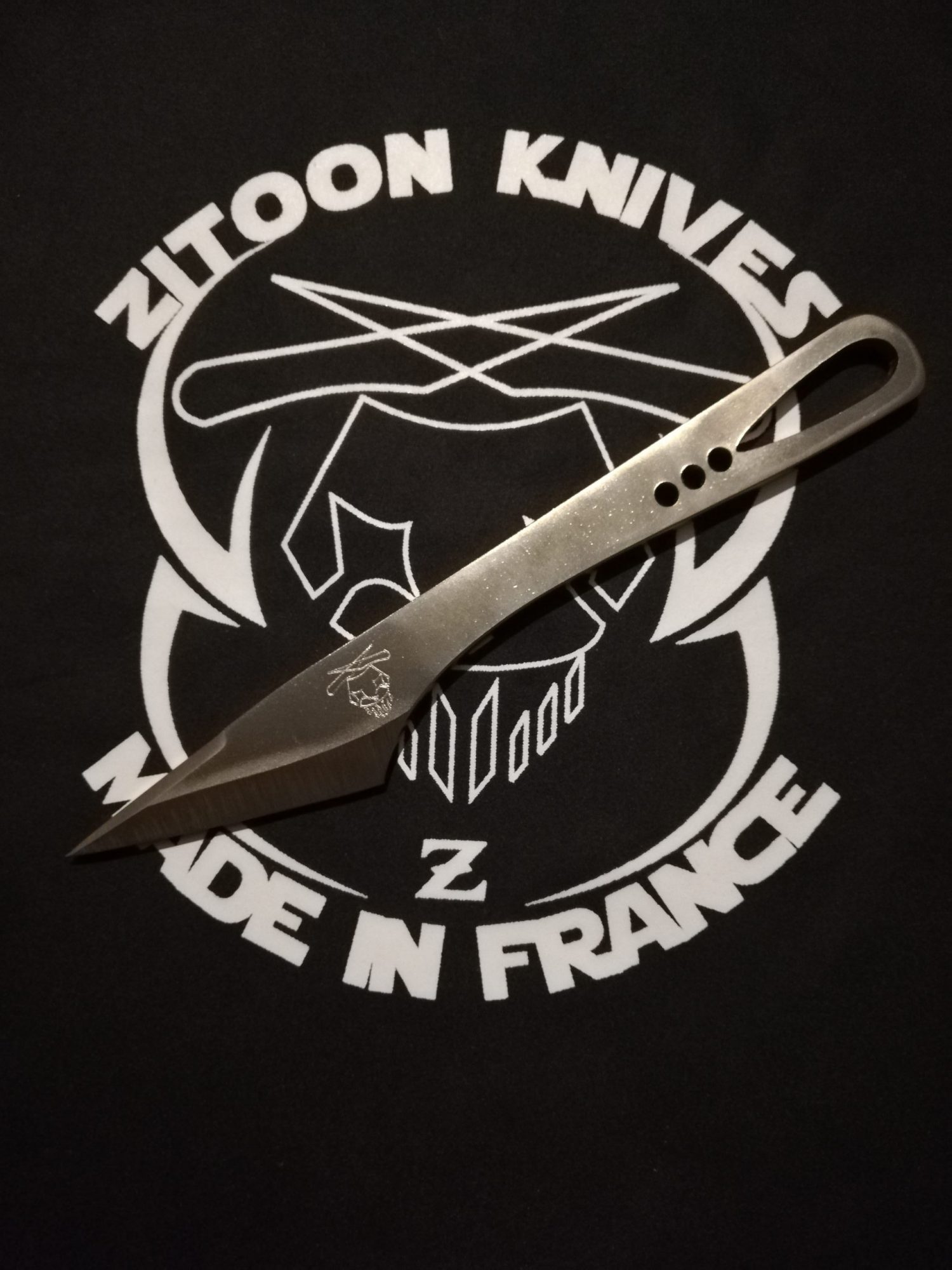 couteau de lancer no spin, le devil's claw light, par Zitoon Knives