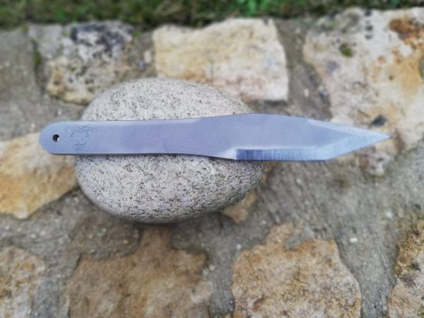 The Sharp couteau de lancer polyvalent by zitoon knives